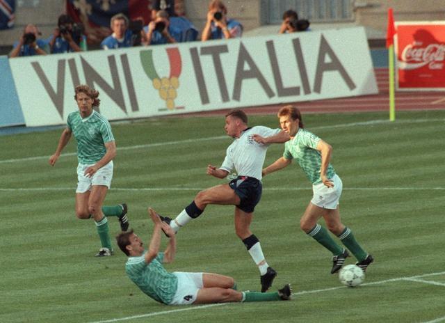 而在争夺M 而在争夺M